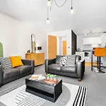 Birmingham City Centre - Balcony - Secure Parking - Wifi - Netflix - Top Rated