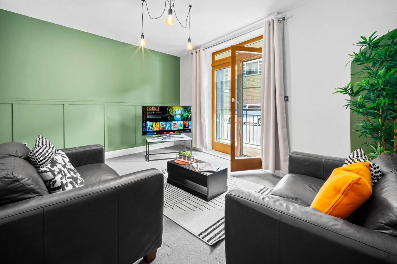 Apartment Centre - Balcony - Secure Parking - Wifi - Netflix - Rated *